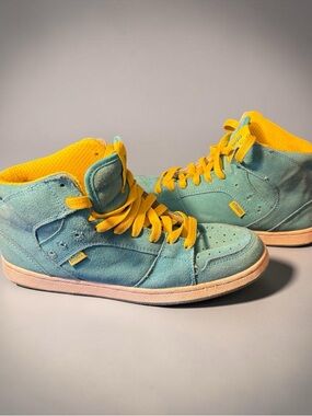 Etnies Teal Suede High-Top Sneakers with Yellow Accents